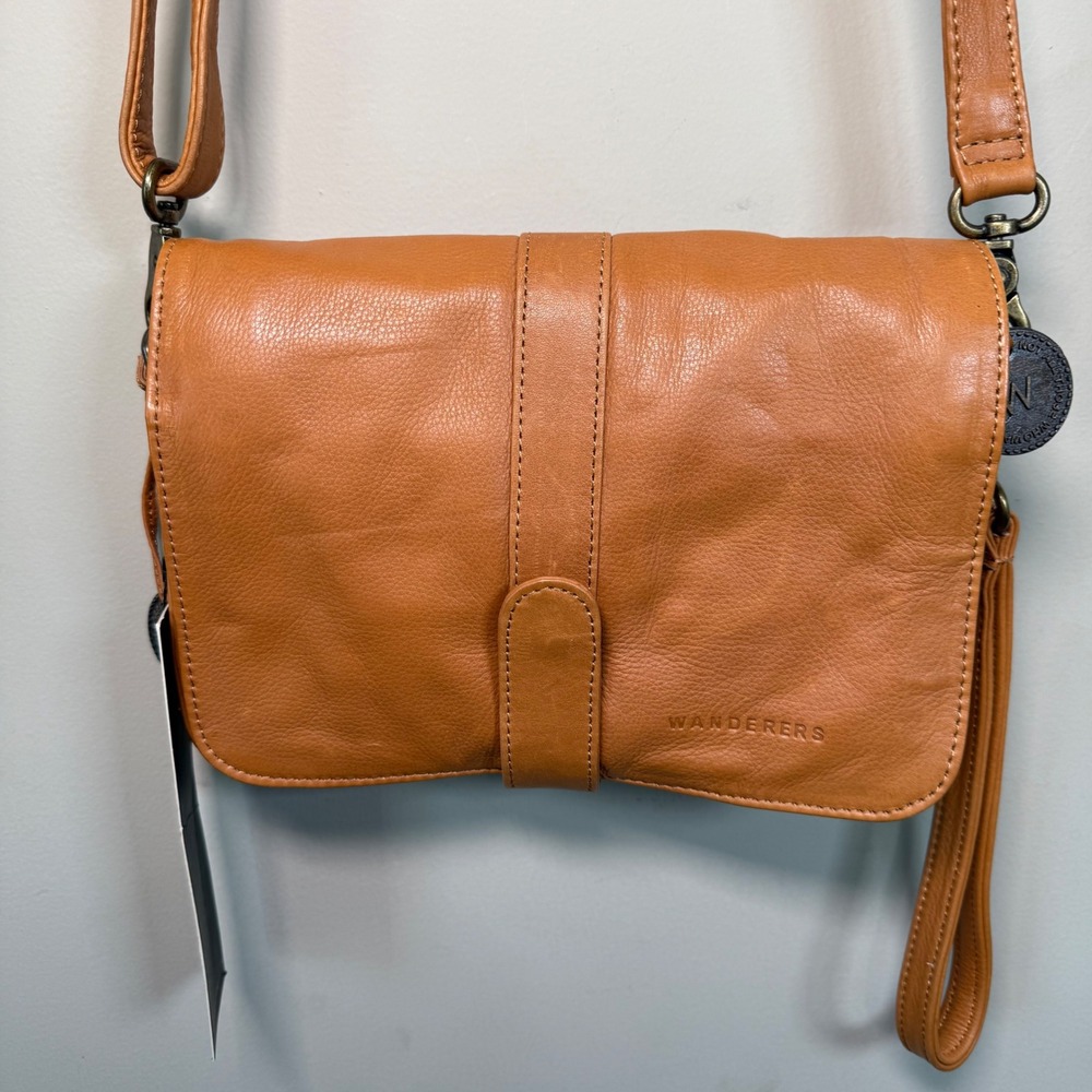 Wanderers Travel Co NWT The Notting Hill Brown Crossbody Clutch Classic Tan